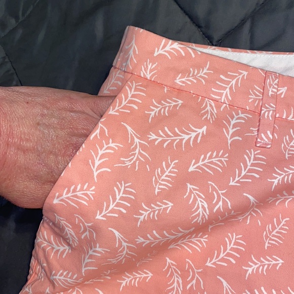 Old Navy Shorts Plus Size 16 NWOT - Picture 4 of 4